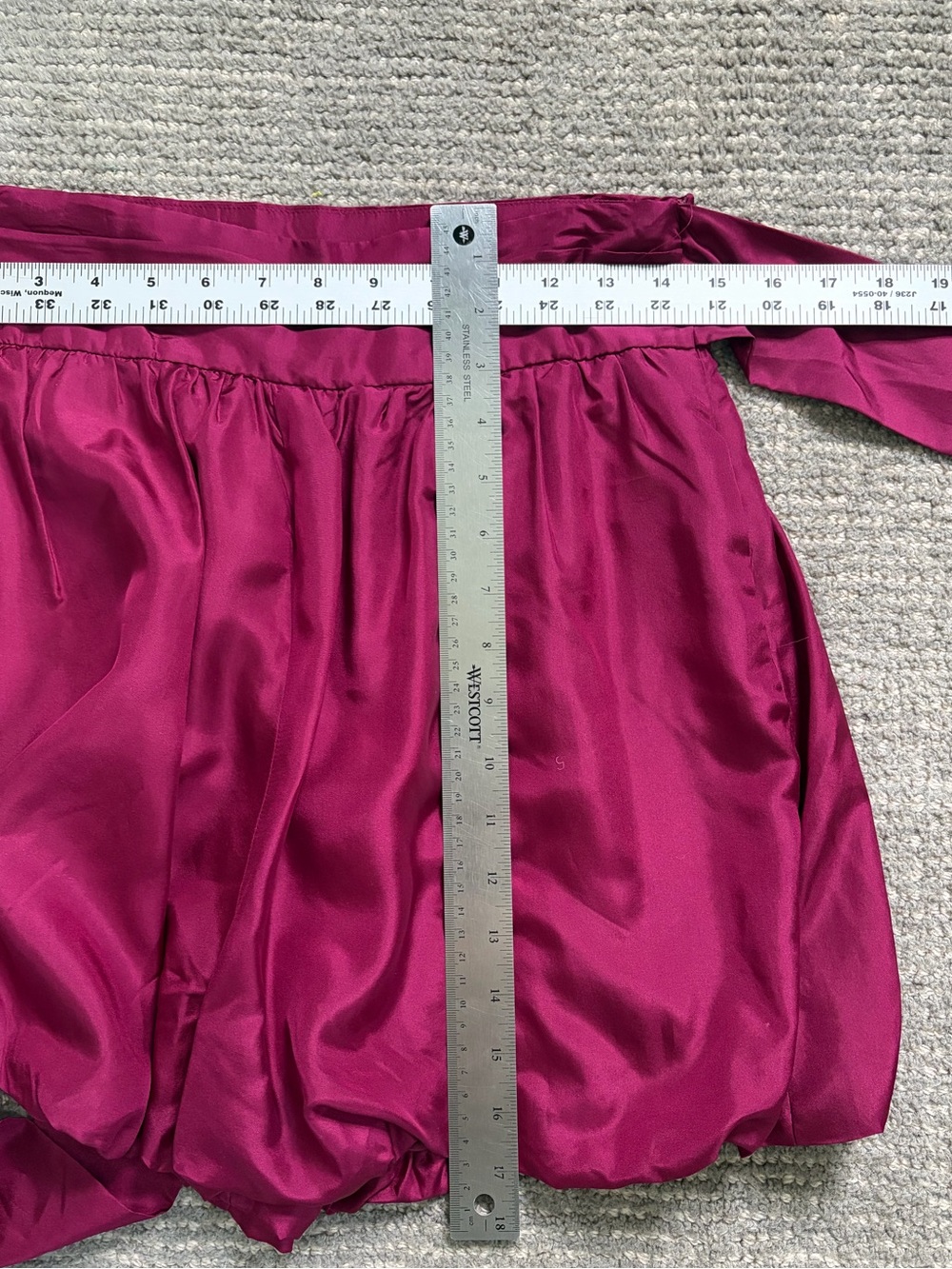 100% Silk High-Waist Bubble Shorts in Berry VINTAGE NEVER BEEN WORN - Picture 3 of 9